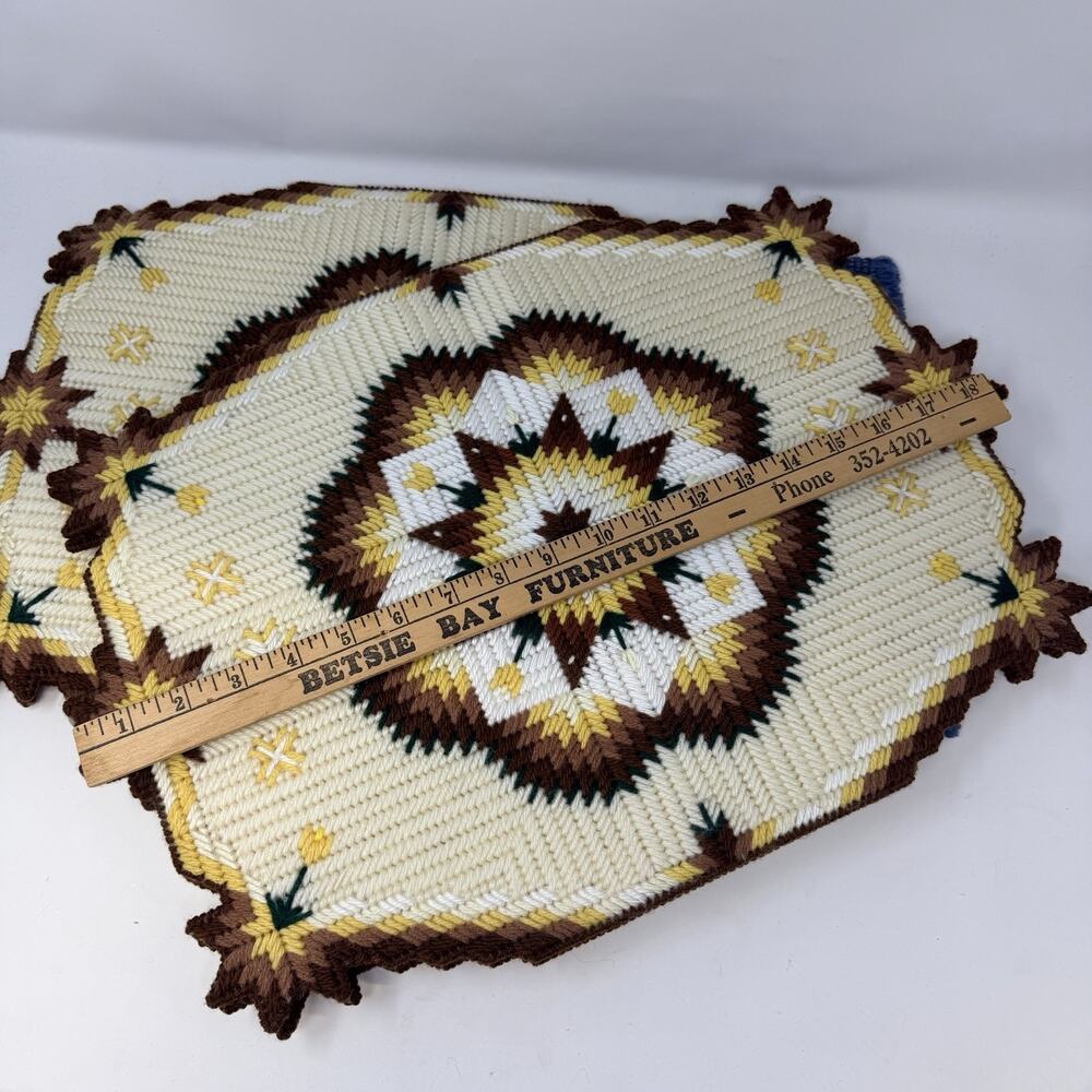 VTG Placemats Quilted Star Needlepoint Set of 4 Retro 70s Kitchen Table TULIPS - Picture 4 of 9